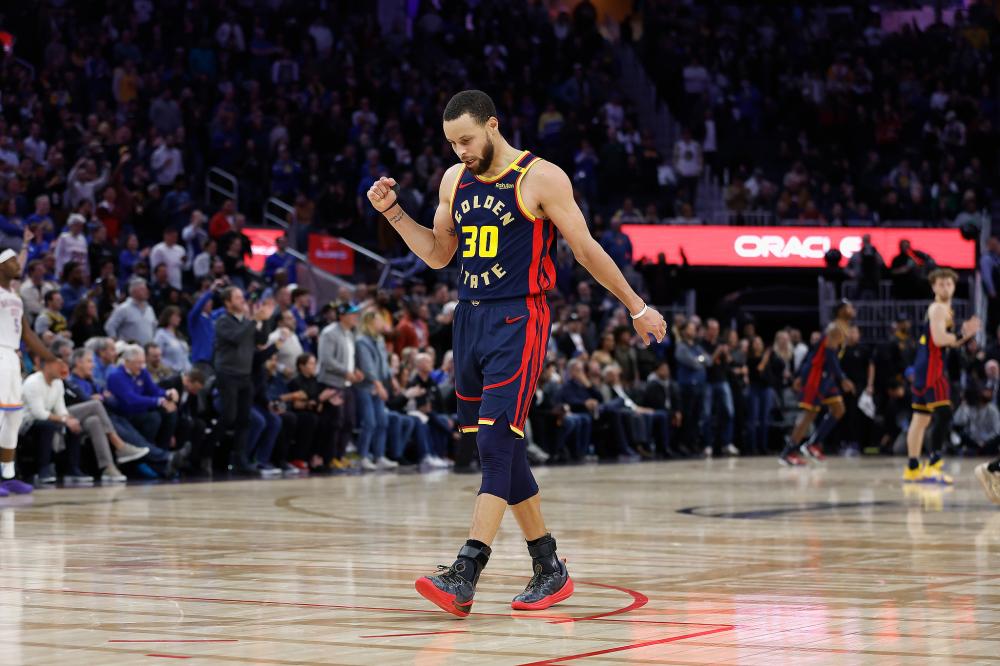 在中场展开 在中场展开